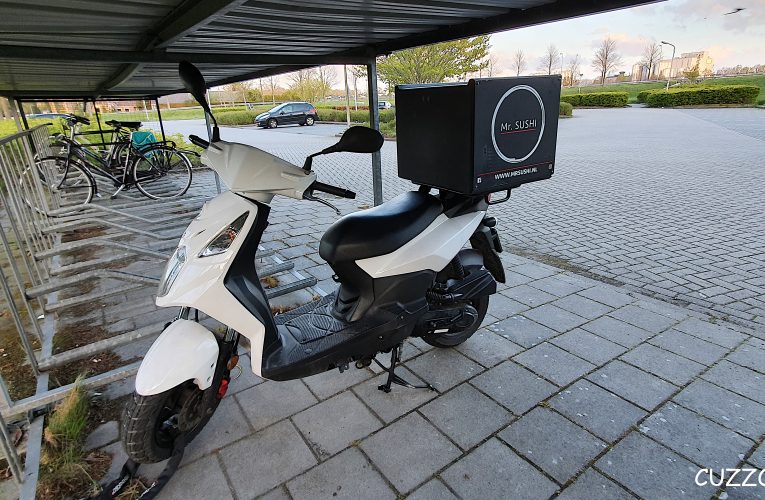 Scooterrijder ten val in Hoogeveen